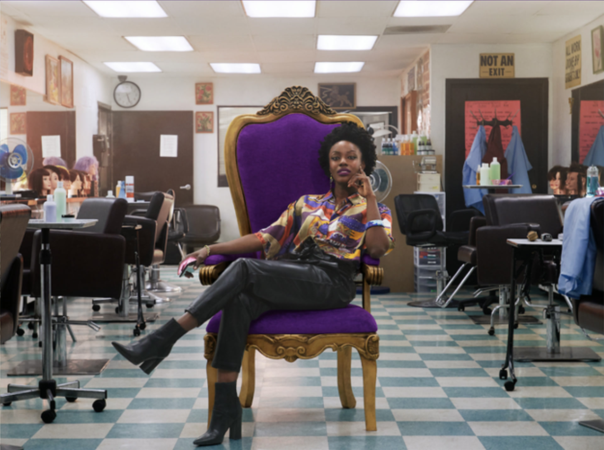 Throne portrait — laundromat