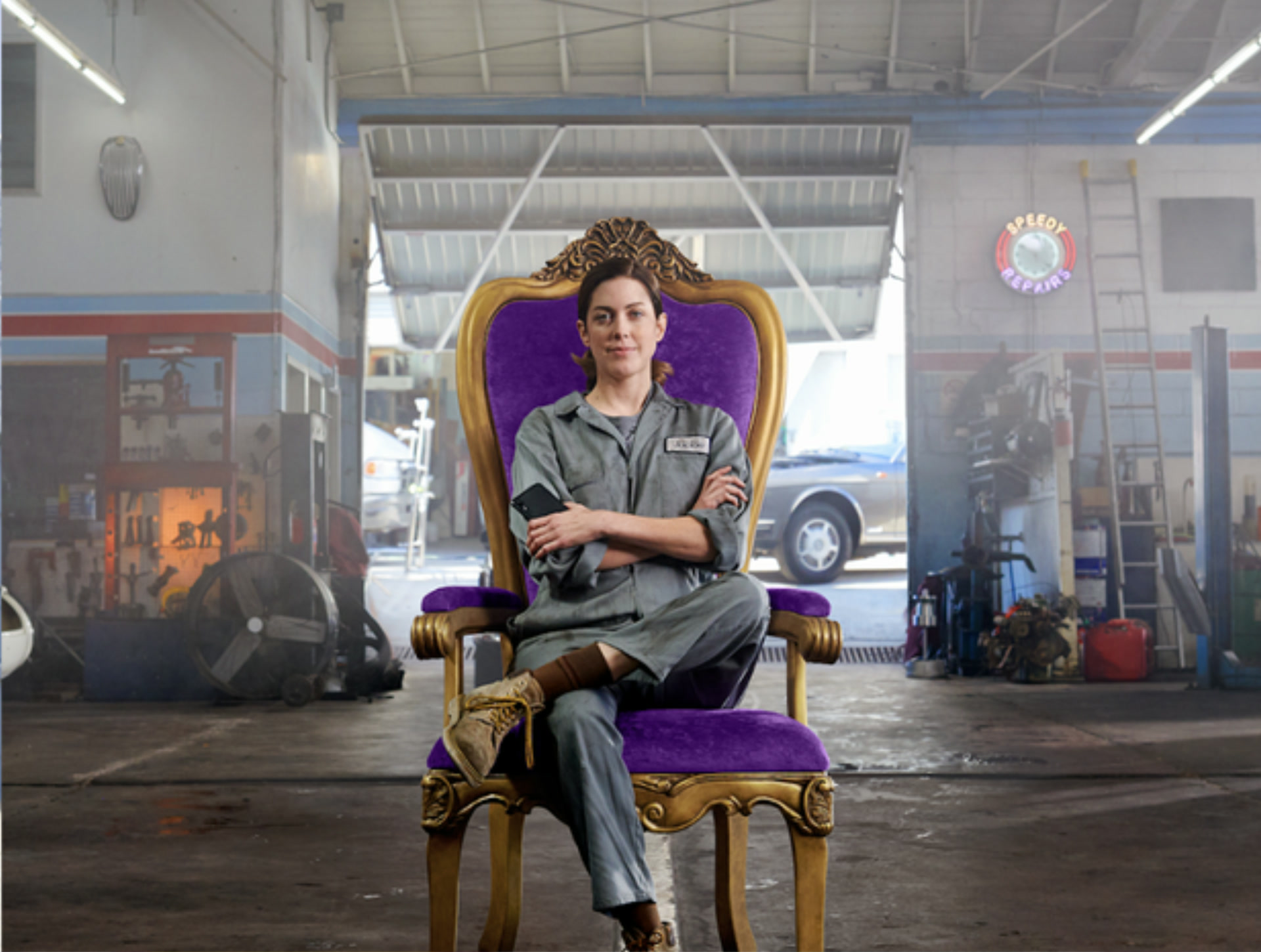 Throne portrait — security desk